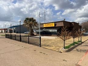 Freestanding Retail Building in Pantego, TX