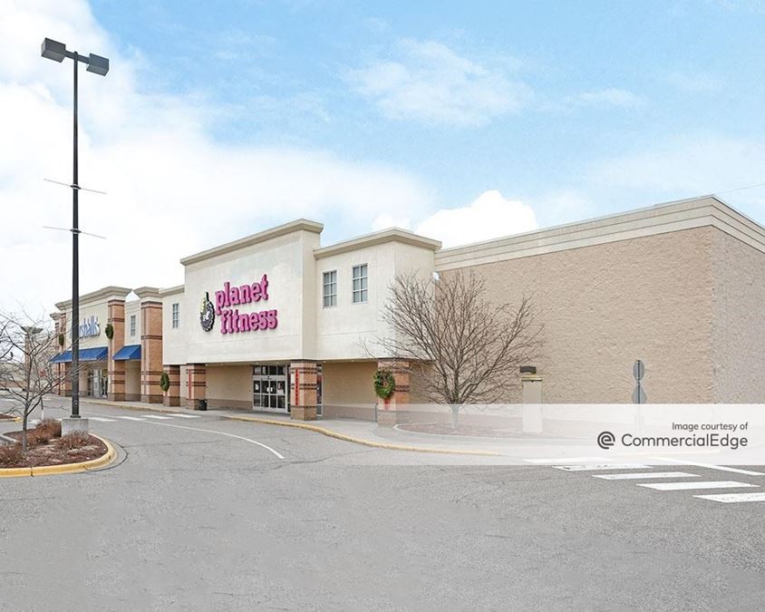 Crystal Shopping Center 125 Willow Bend, Crystal, MN Retail Building