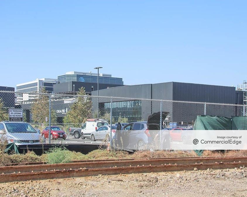 888 North Douglas Street, El Segundo Office Space For Lease