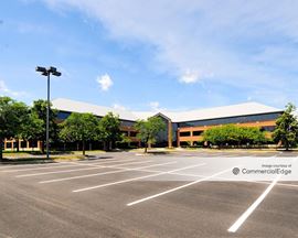 Hamilton Lakes Business Park - 555 Pierce Road