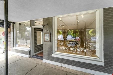 Photo of commercial space at 818 North Blvd in Oak Park