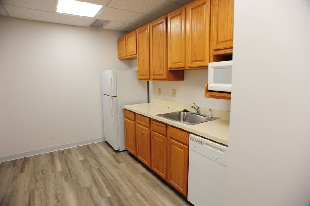 4100 Horizons Drive Executive Suites