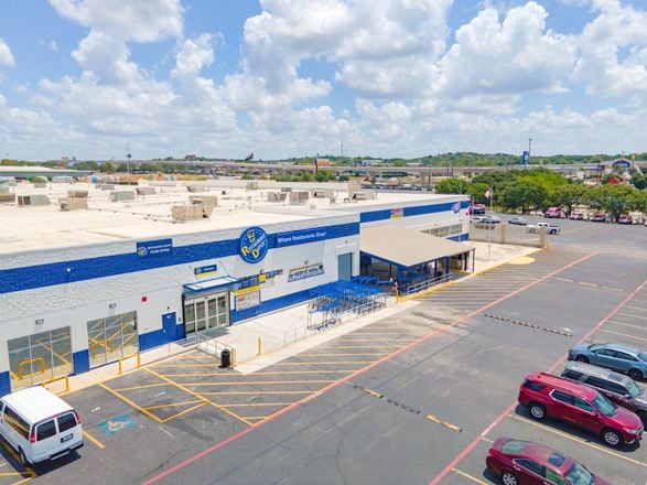 R/E Business Center
