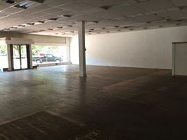 Retail/Office Spaces w/ Parking & TI's Available