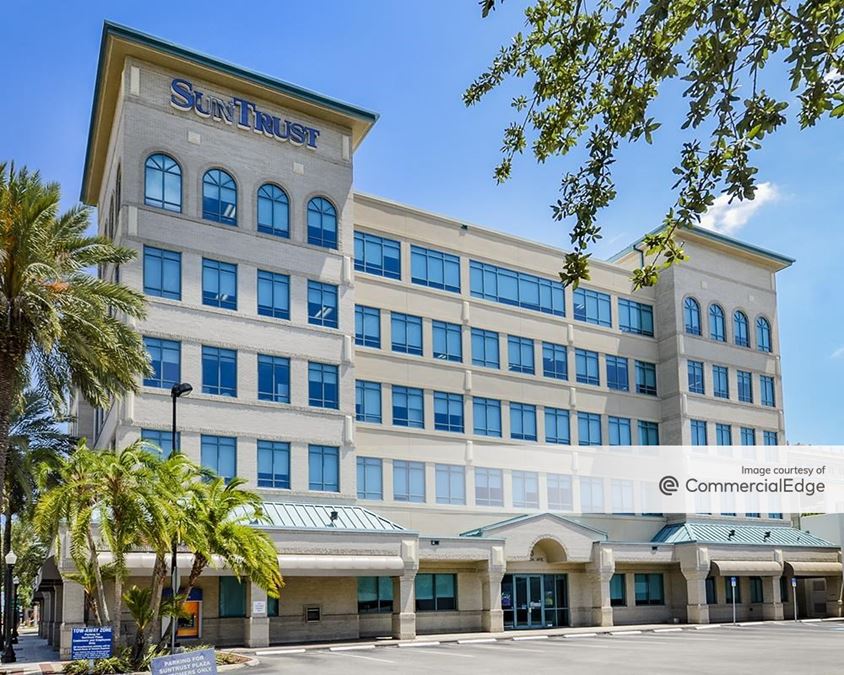 SunTrust Building 210 Florida Avenue South Office Building