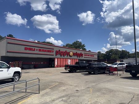 Retail space for Rent at 1720 Columbia Ave in Prentiss