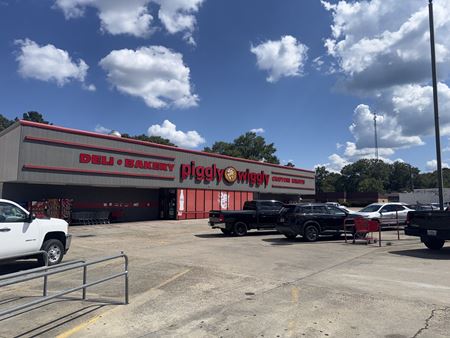 Retail space for Rent at 1720 Columbia Ave in Prentiss
