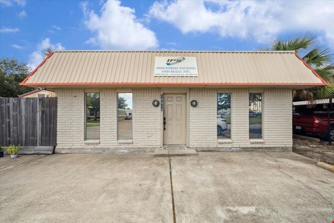 16818 Titan Drive, Houston, TX 77058