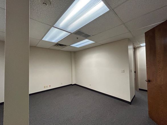 20 E 5th St - Thompson Building - Office