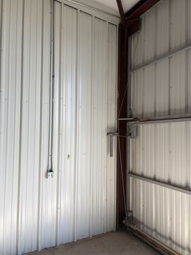 Mid-Valley Airplane Hangar - 10 Elaine Dr - Los Lunas