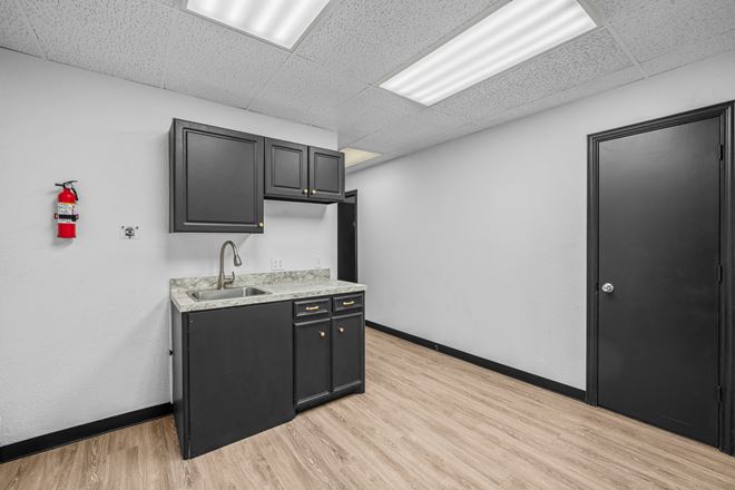 5137 69th Street, Ste A-D