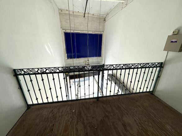 Fashion D. Commercial Lofts/Showrooms