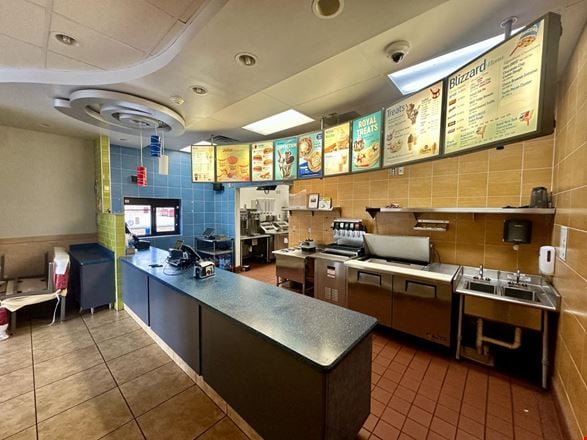 Retail Drive Through on Saginaw Hwy Lansing