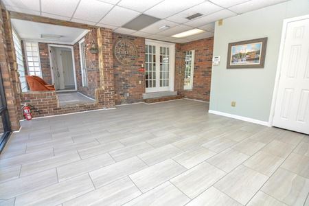 Commercial space for Rent at 1532 Jenks Ave in Panama City