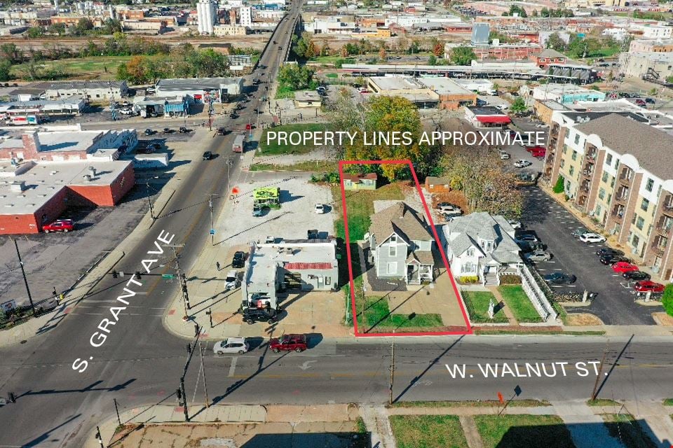 REDUCED $100,000 - 1,854 SF Retail Building For Sale GAP A on Grant & Walnut