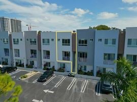 2505 Northeast 193rd Street, unit 4208
