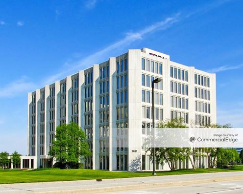 Commerce Plaza - 2021 Spring Road