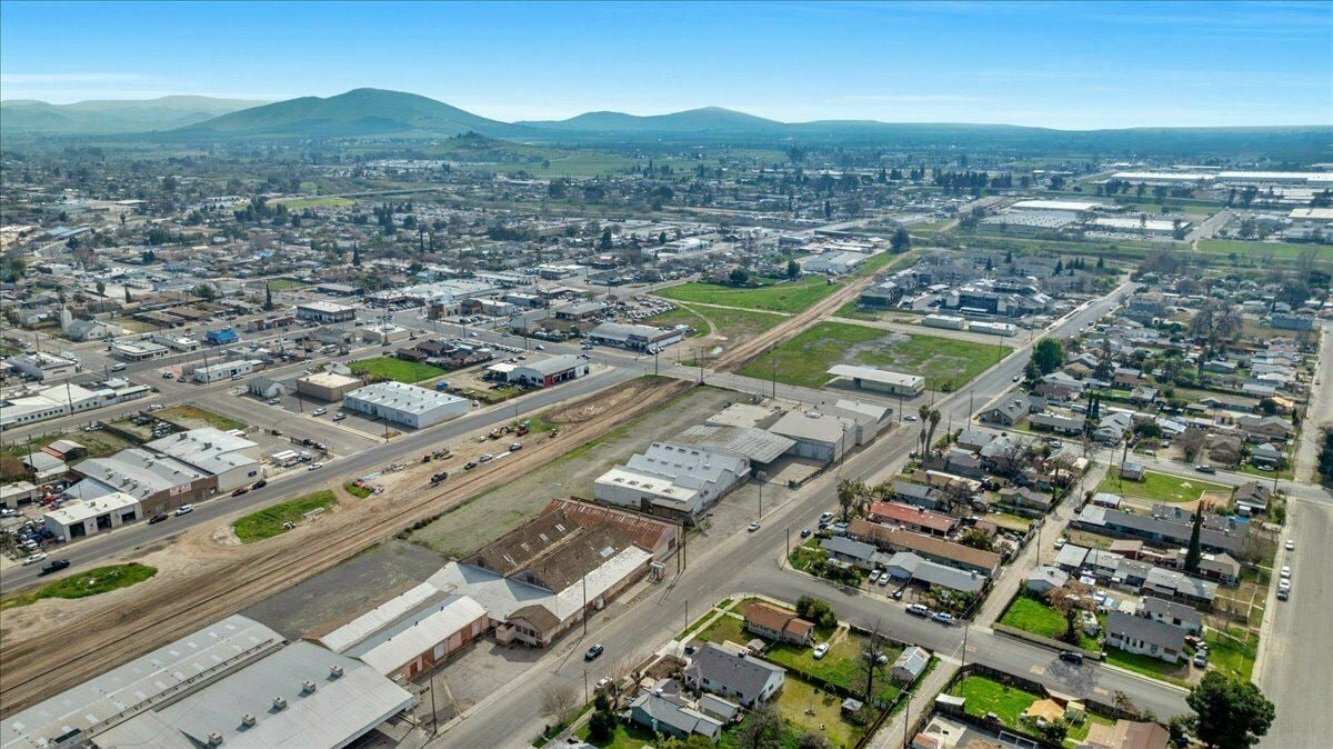 ±28,500 SF of Industrial Buildings on 2.91 Acres