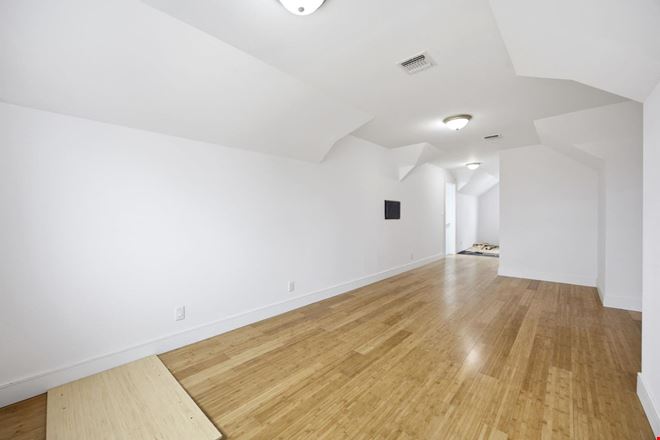 96 Coale Ave