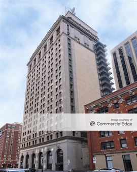 7 E Redwood St