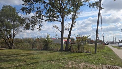 Prime 1.5-Acre Development Site: Shovel-Ready Car Wash in Rosenberg