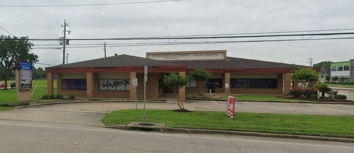 3 Offices, Large Meeting Room/Shared Workspace, Private Conference Room/4th Office