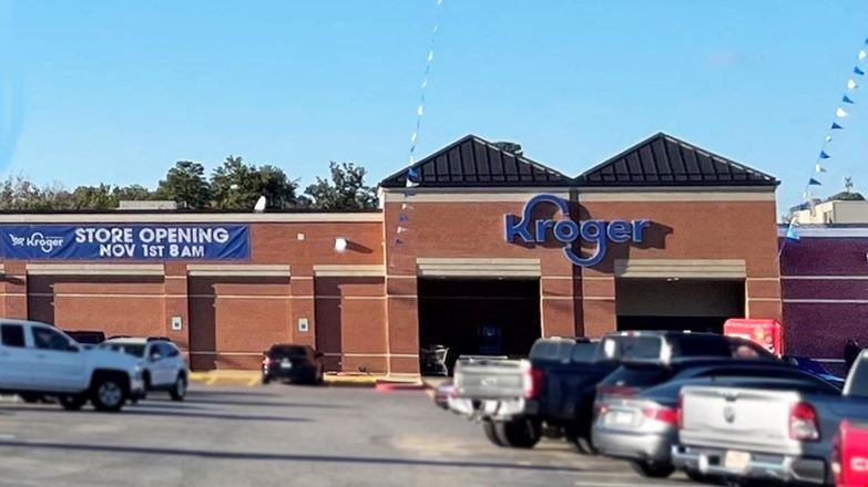 Retail space for Rent at 10300 N Rodney Parham Rd in Little Rock