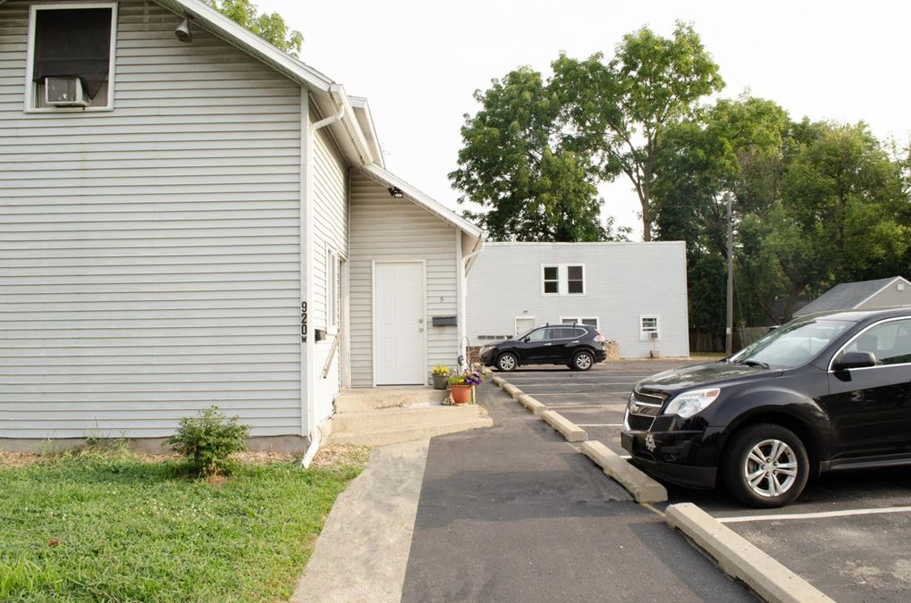 920 W Grand River Ave
