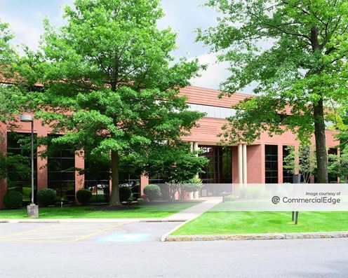 Linden Oaks Office Park - 400 Linden Oaks
