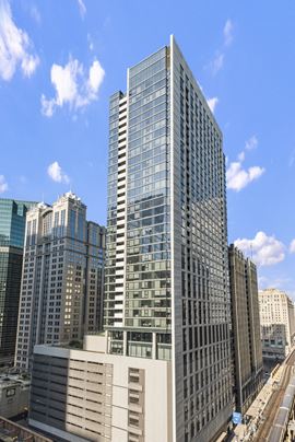 Lake & Wells Apartments