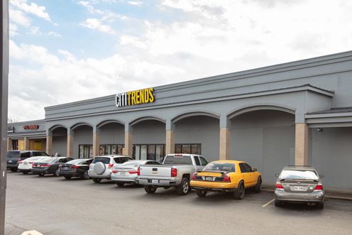 Delmont Village Shopping Center