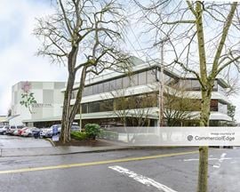 Willamette Park Plaza