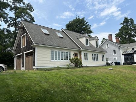 Photo of commercial space at 7 Emery Lane in Stratham