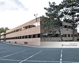 8085 Wayzata Blvd.