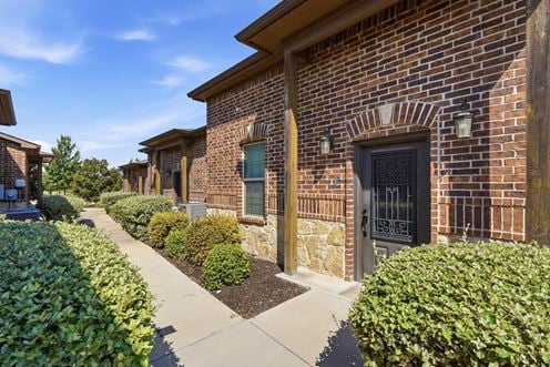 101 Bourland Rd