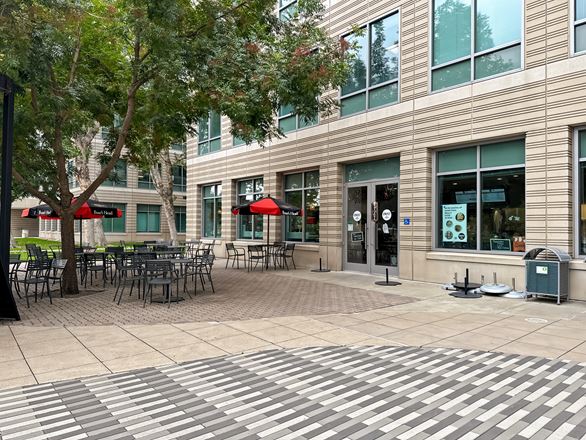 CA, Pleasanton - Corporate Commons
