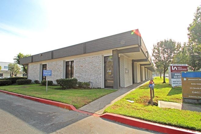 Commerce Plaza