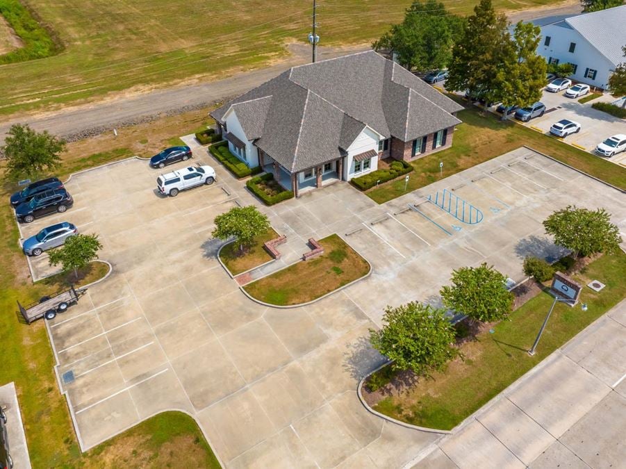 4,634 SF Modern Office Building in Houma