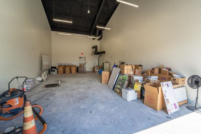 7K SF | Office with W/H | 7th Ave, Ybor City