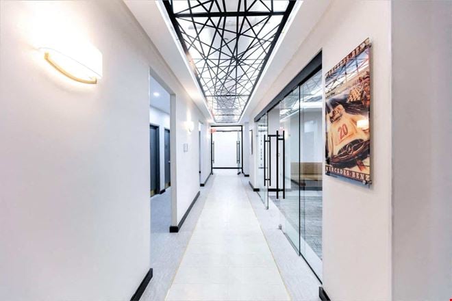 Jay Suites - Midtown East