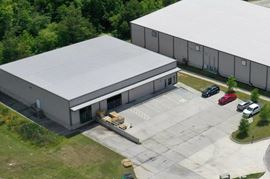 ±8,280 SF Warehouse Building with Showroom | Lease