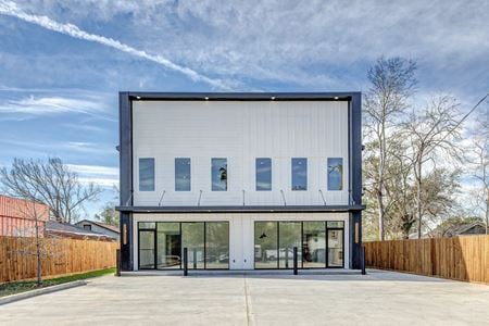 Office space for Sale at 704 S 1st St in Conroe