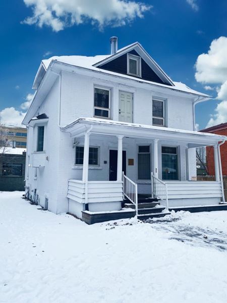 Photo of commercial space at 322 18 Avenue SW in Calgary