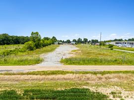 6736 & 6742 Millhaven Rd - Industrial Bldgs on 7.52 AC