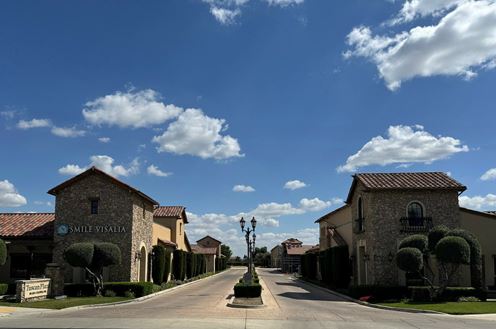 Tuscan Plaza