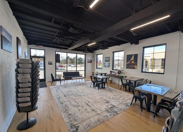 6035 N Knoxville Ave - Suites 103  & 105