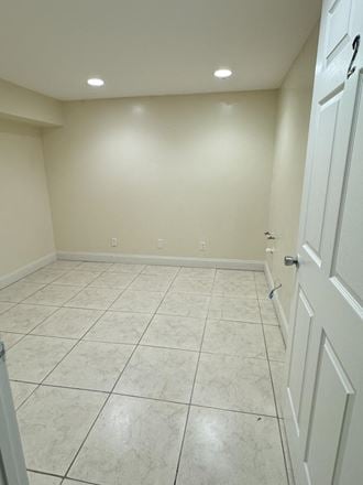 4,691 +/- SQFT FREESTANDING office space