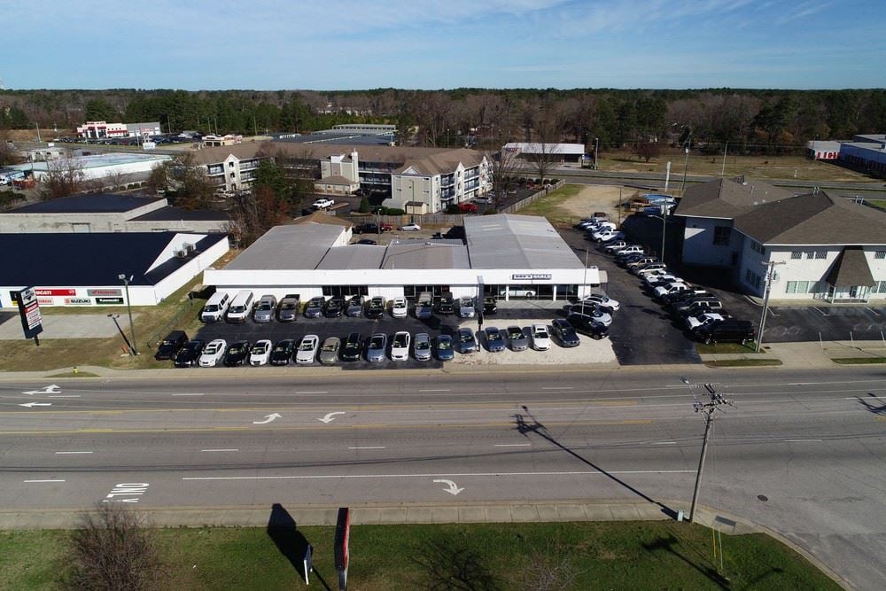 15,000+ SF Retail, Flex, Auto Location For Lease