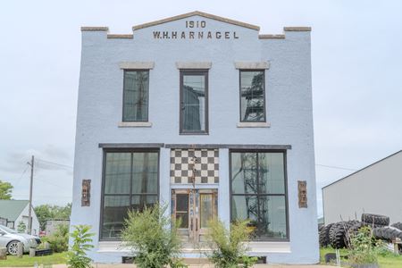 Retail space for Sale at 722 E Garfield St in Clarinda