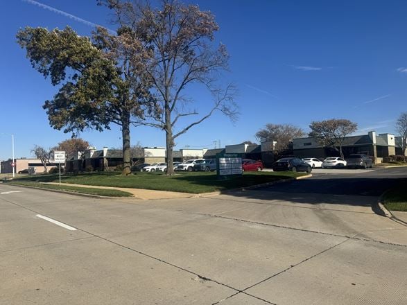 Office space for Rent at 2388 Schuetz Rd in Maryland Heights